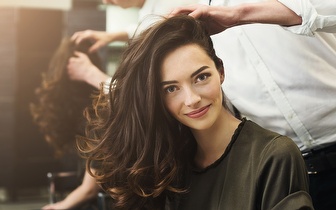 Coloração + Corte + Brushing + Finalizante por 29€ em Carnide!